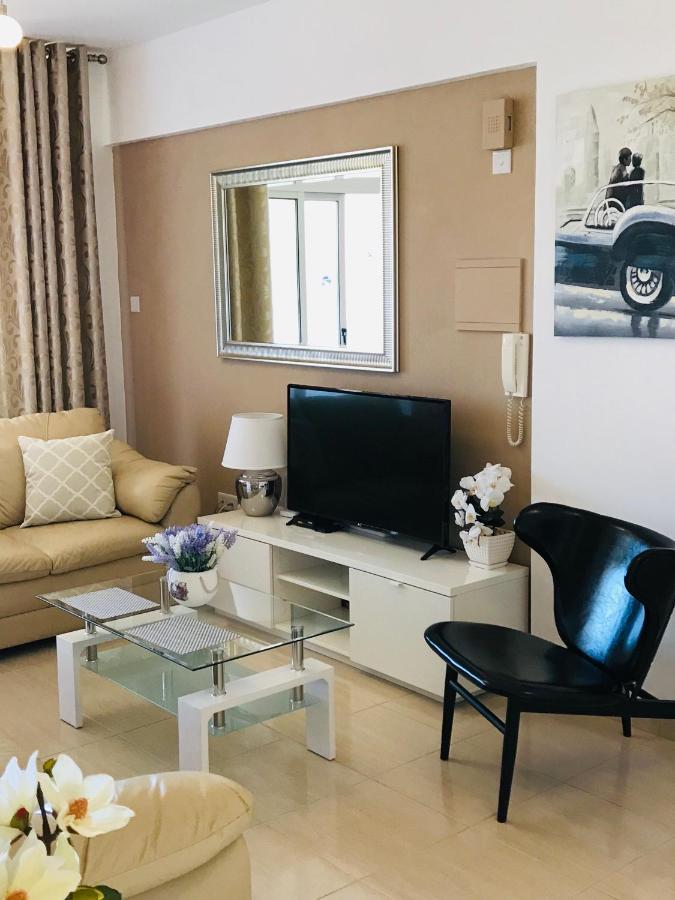 Pool Apartment Larnaca Exteriér fotografie